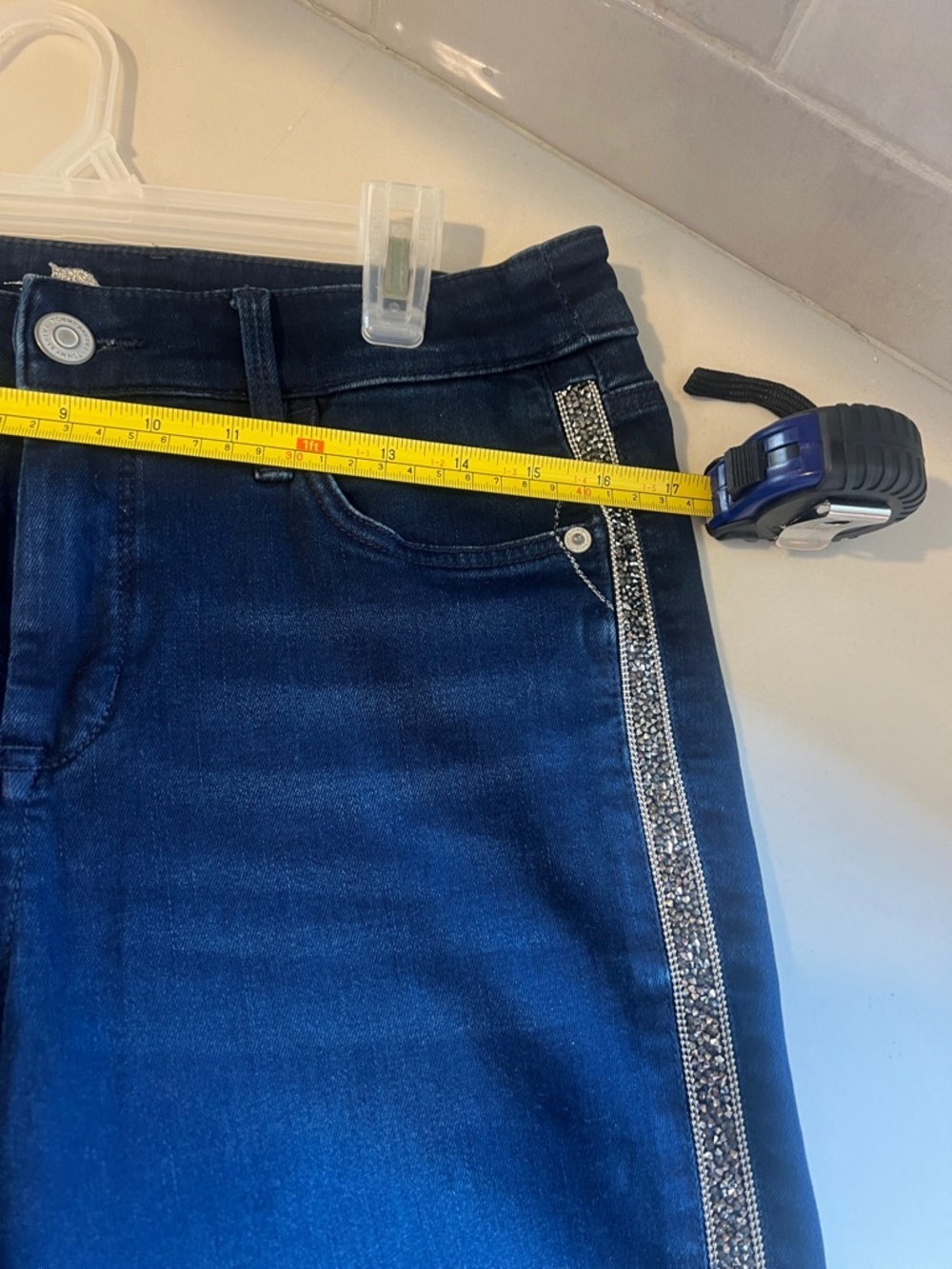 Tommy Bahama Dark Indigo Ankle Jeans with Metallic Side Trim 8x28 - Picture 8 of 10